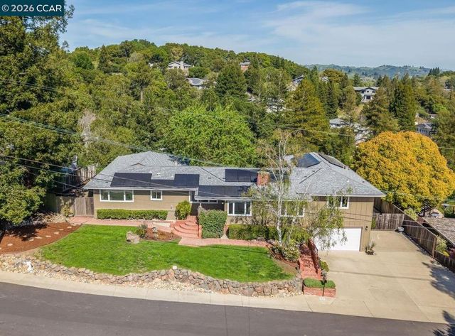102 Hillcrest Dr, Orinda, CA 94563