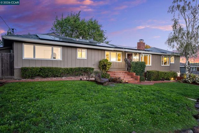 102 Hillcrest Dr, Orinda, CA 94563