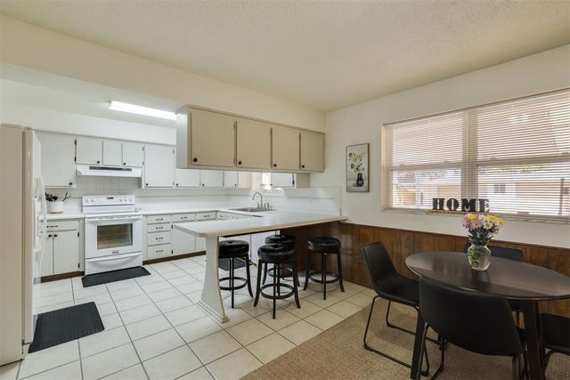 941 NW 32nd Street, Moore, OK 73160