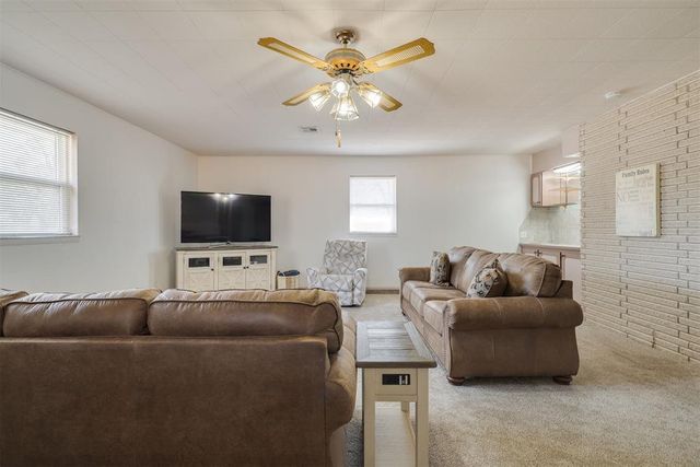 941 NW 32nd Street, Moore, OK 73160