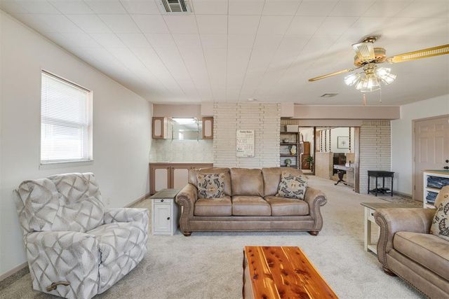 941 NW 32nd Street, Moore, OK 73160