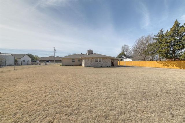 941 NW 32nd Street, Moore, OK 73160
