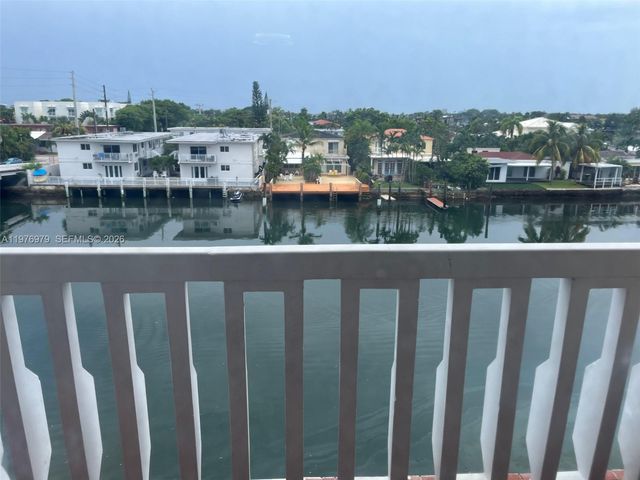 8530 Byron Ave 402, Miami Beach, FL 33141