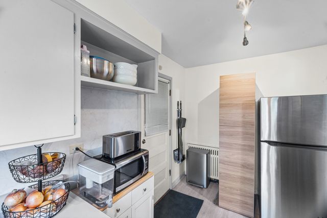 2254 Sherman Avenue 2, Evanston, IL 60201