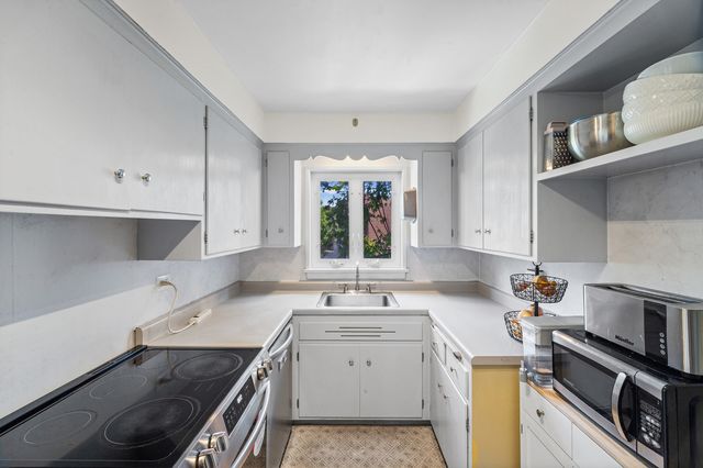 2254 Sherman Avenue 2, Evanston, IL 60201
