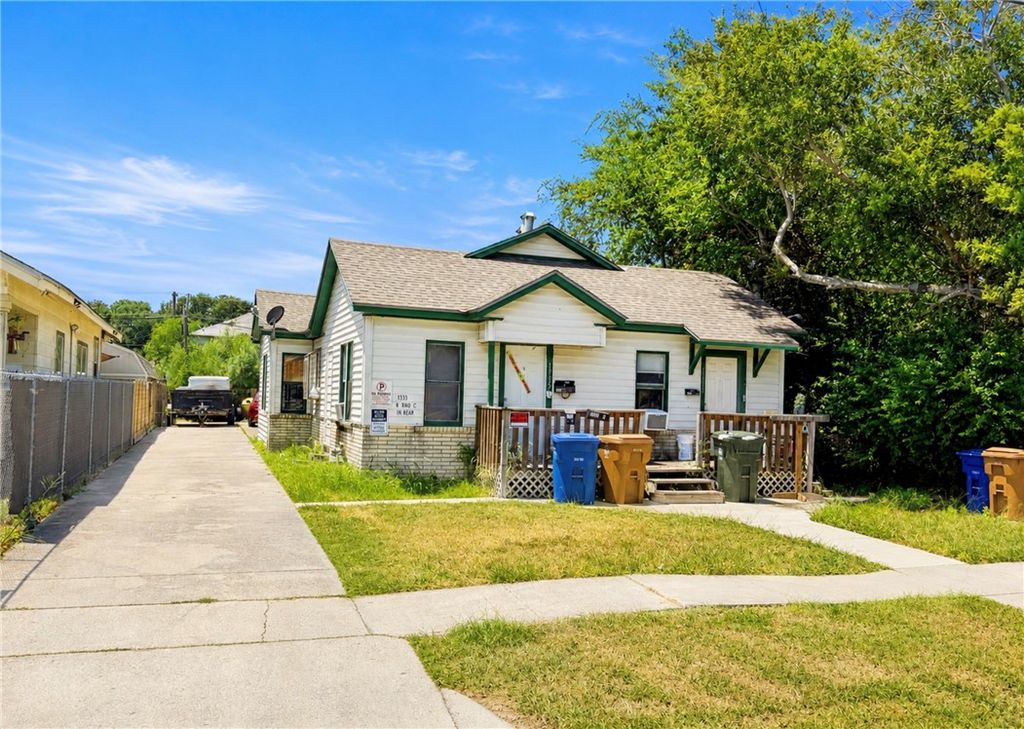 1335 6th St, Corpus Christi, TX 78404 — photo 2