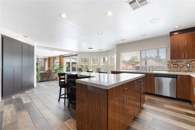 11280 Pentland Downs Street, Las Vegas, NV 89141