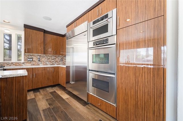 11280 Pentland Downs Street, Las Vegas, NV 89141