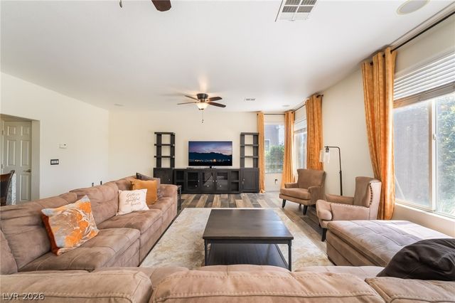 11280 Pentland Downs Street, Las Vegas, NV 89141