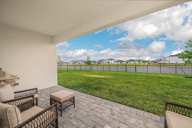 6377 NW Cloverdale Avenue, Port St Lucie, FL 34987
