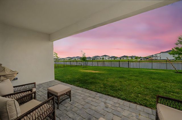 6377 NW Cloverdale Avenue, Port St Lucie, FL 34987
