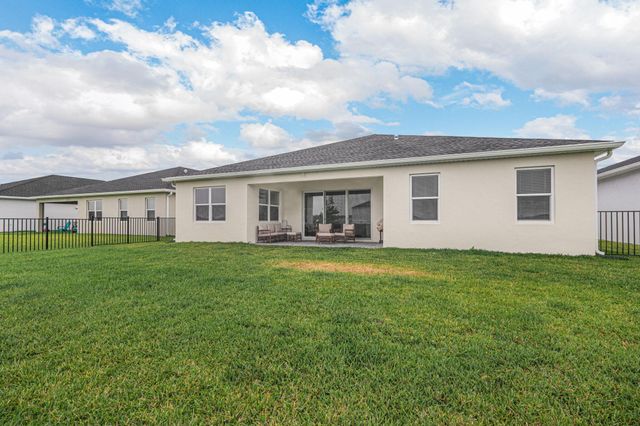 6377 NW Cloverdale Avenue, Port St Lucie, FL 34987
