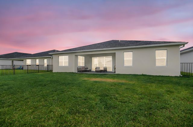 6377 NW Cloverdale Avenue, Port St Lucie, FL 34987