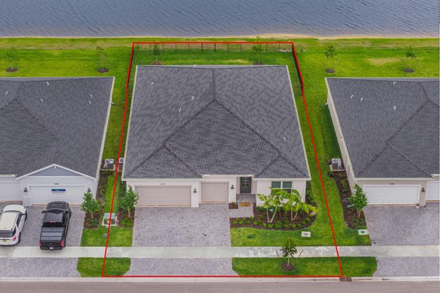 6377 NW Cloverdale Avenue, Port St Lucie, FL 34987