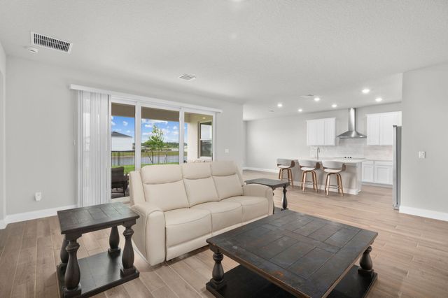 6377 NW Cloverdale Avenue, Port St Lucie, FL 34987