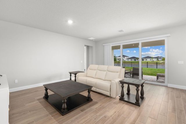 6377 NW Cloverdale Avenue, Port St Lucie, FL 34987