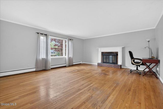 4 N Center Lane, Clifton Park, NY 12019