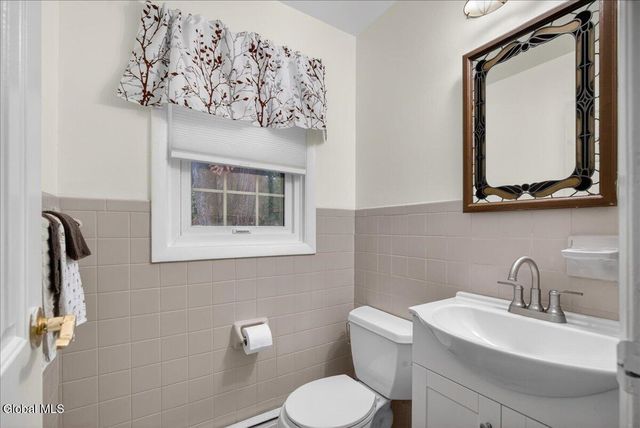 4 N Center Lane, Clifton Park, NY 12019