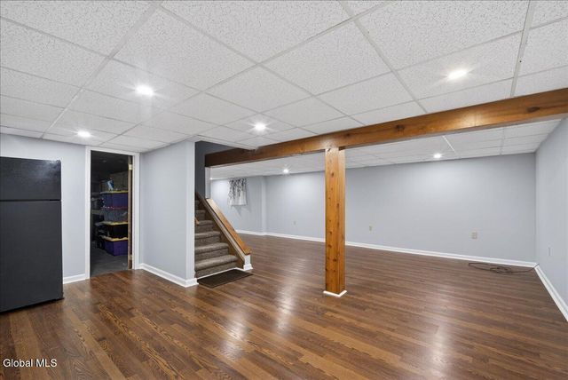 4 N Center Lane, Clifton Park, NY 12019