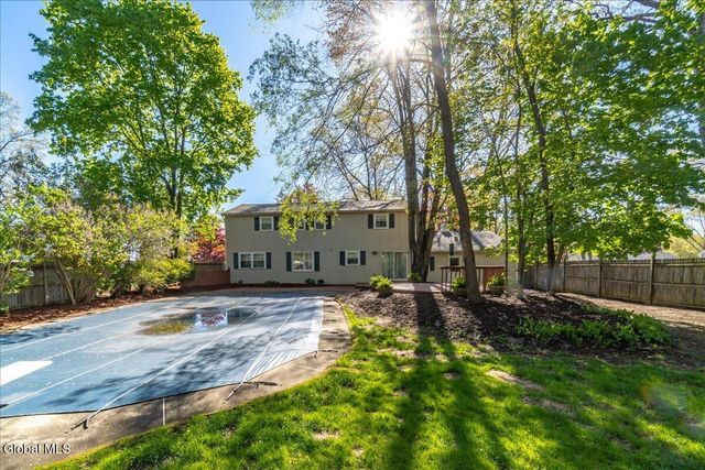 4 N Center Lane, Clifton Park, NY 12019