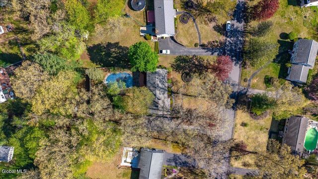 4 N Center Lane, Clifton Park, NY 12019