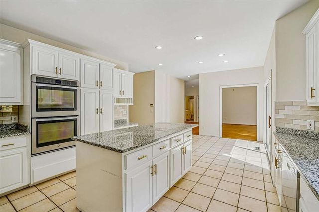 802 Eastside Pointe, Woodstock, GA 30189