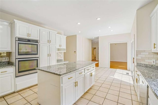 802 Eastside Pointe, Woodstock, GA 30189
