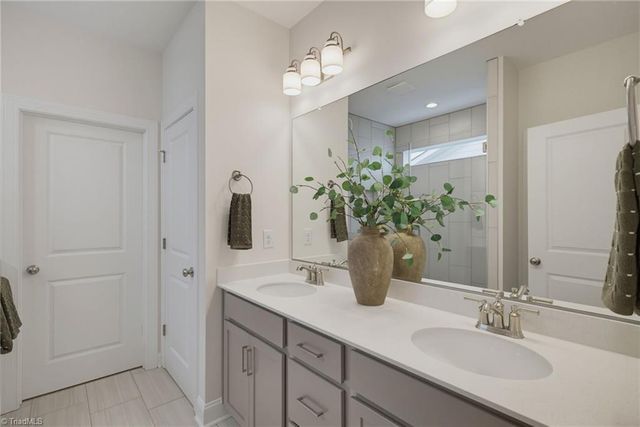 1640 Cross Village Avenue, Kernersville, NC 27284