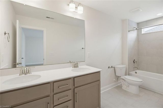 1640 Cross Village Avenue, Kernersville, NC 27284