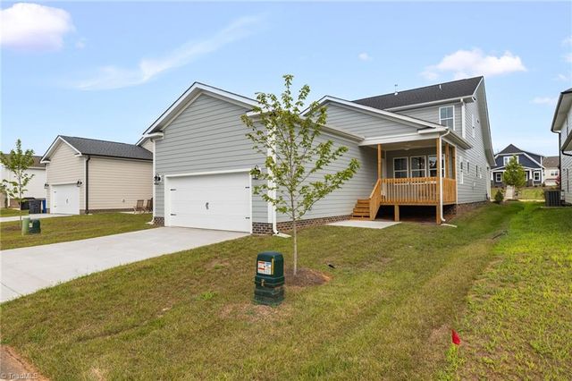 1640 Cross Village Avenue, Kernersville, NC 27284