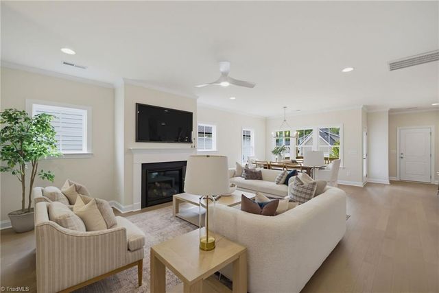 1640 Cross Village Avenue, Kernersville, NC 27284