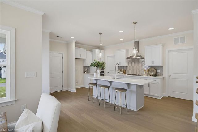 1640 Cross Village Avenue, Kernersville, NC 27284