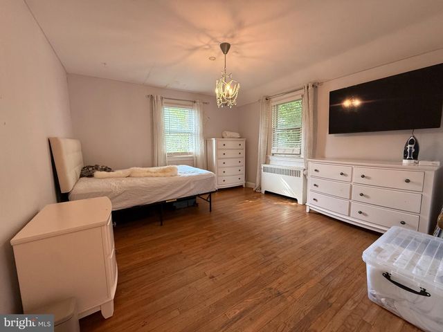 1516 BURMONT RD, Havertown, PA 19083