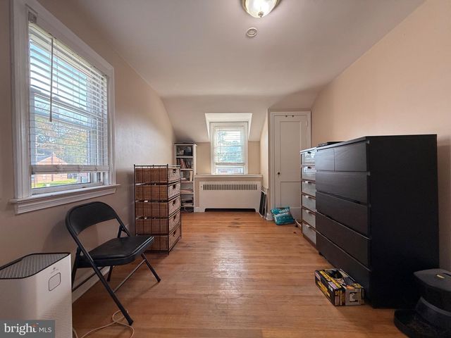 1516 BURMONT RD, Havertown, PA 19083