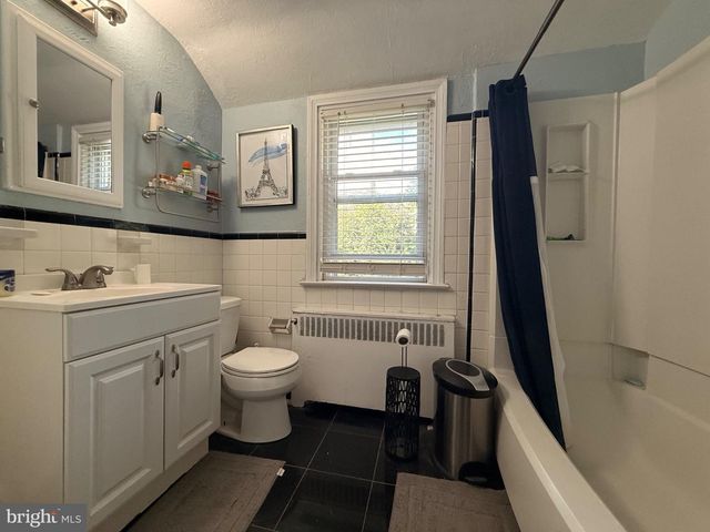 1516 BURMONT RD, Havertown, PA 19083