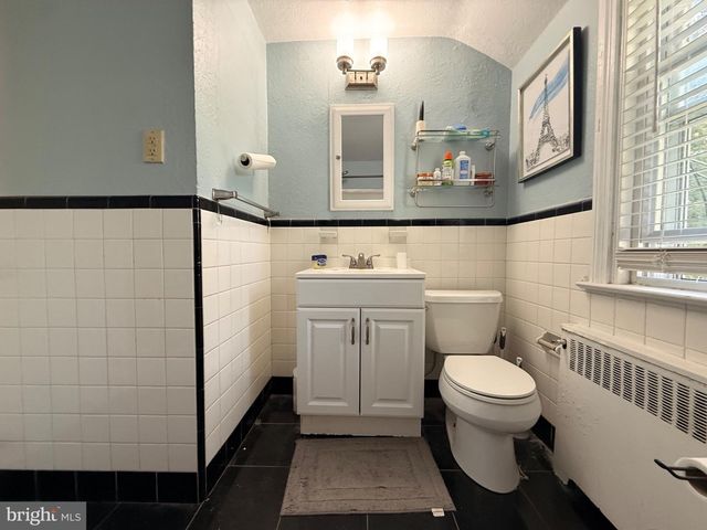 1516 BURMONT RD, Havertown, PA 19083