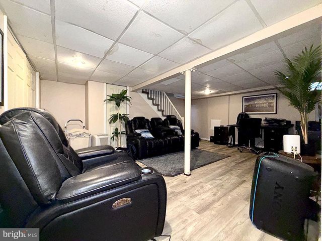 1516 BURMONT RD, Havertown, PA 19083