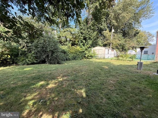 1516 BURMONT RD, Havertown, PA 19083
