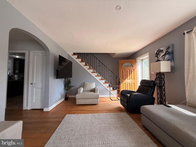 1516 BURMONT RD, Havertown, PA 19083