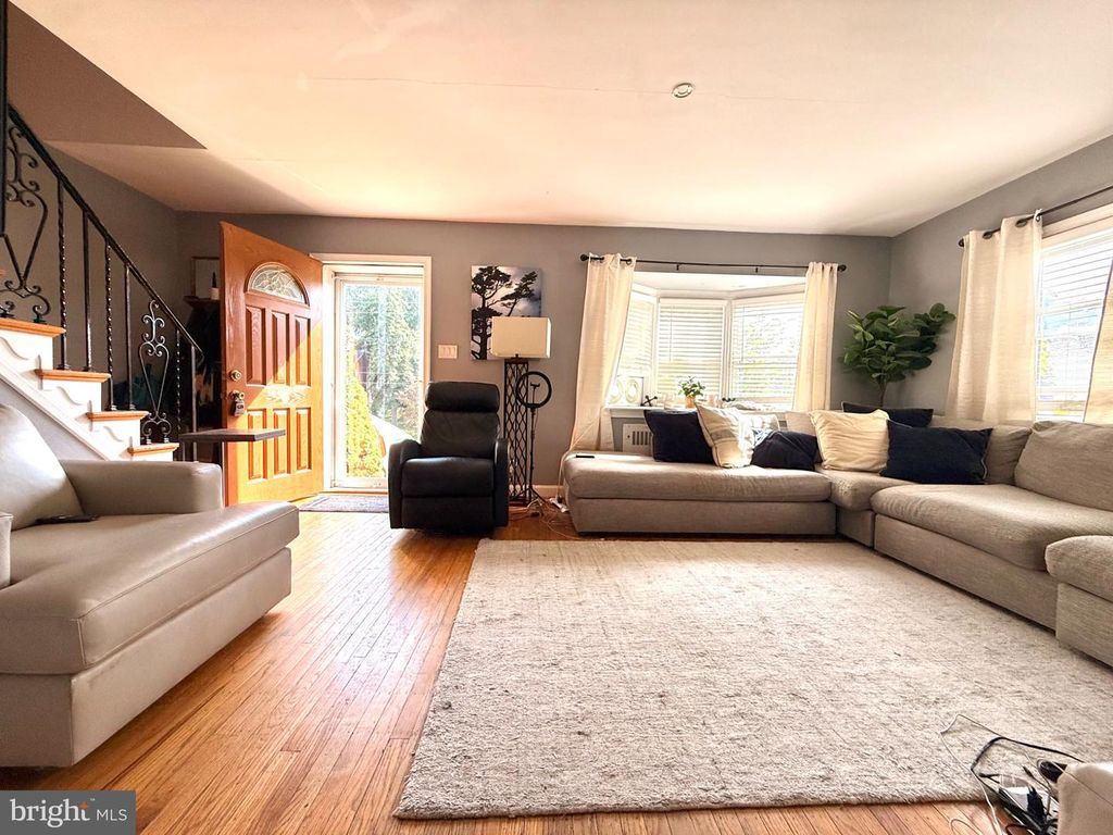 1516 BURMONT RD, HAVERTOWN, PA 19083 — photo 3