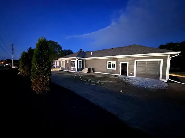 S63W13464 Windsor ROAD, Muskego, WI 53150