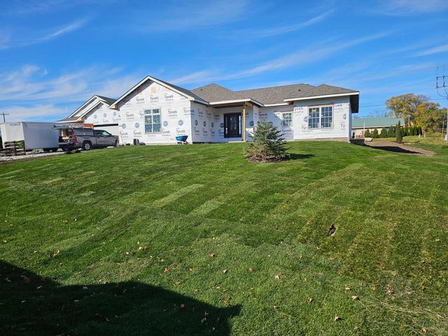 S63W13464 Windsor ROAD, Muskego, WI 53150