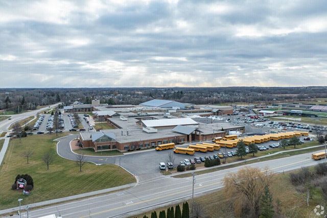 S63W13464 Windsor ROAD, Muskego, WI 53150