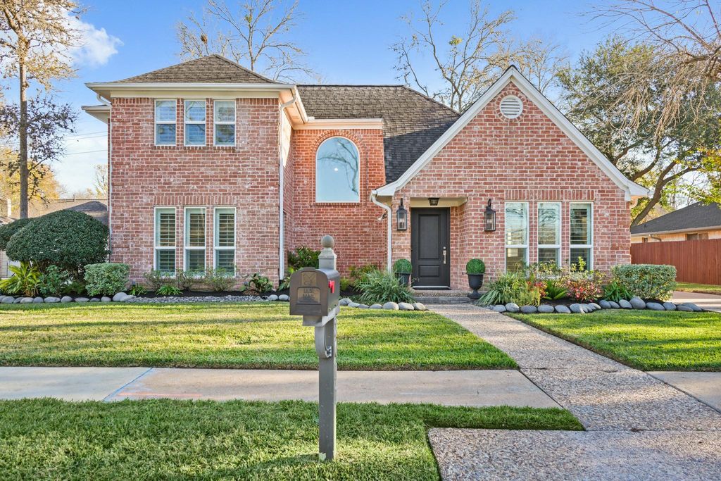 2011 Plantation Drive, Richmond, TX 77406