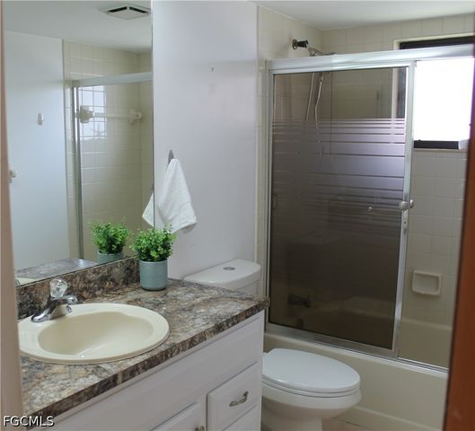 1202 SE 21st LN, Cape Coral, FL 33990