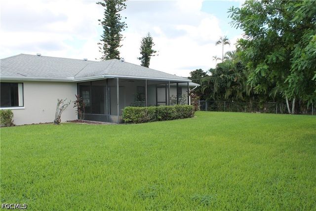 1202 SE 21st LN, Cape Coral, FL 33990