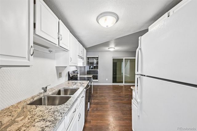 178 Paris Circle, Aurora, CO 80011