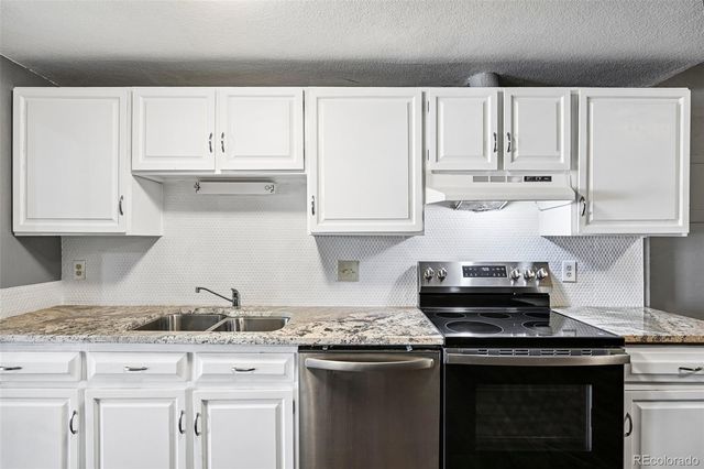 178 Paris Circle, Aurora, CO 80011
