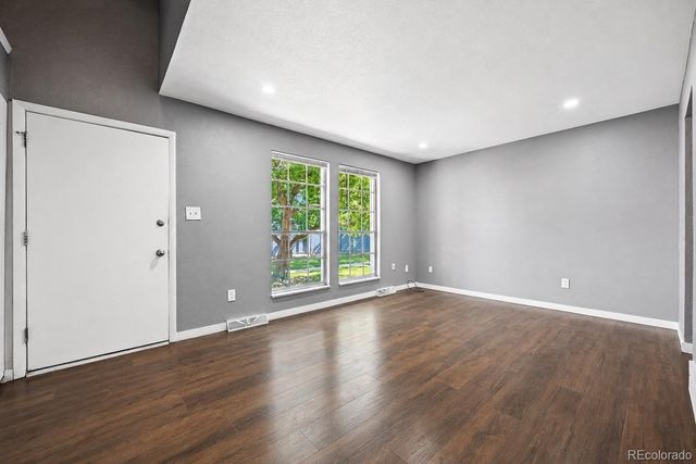 178 Paris Circle, Aurora, CO 80011
