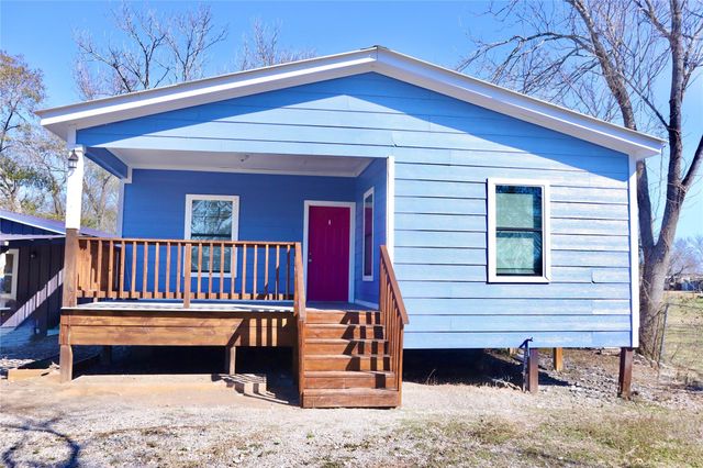 2689 County Road 32, Angleton, TX 77515